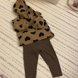 Carter’s set striped black/brown leggings& fleece lined black/brown heart hoodie